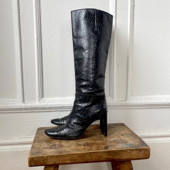 DKNY VTG 90s Embossed Leather Riding Boots Floral Motif Stacked Heel 7.5 Italy - Picture 9 of 11